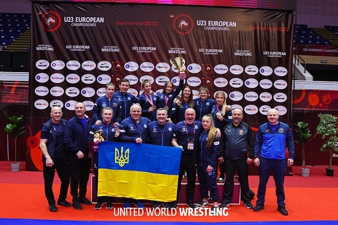 Три золота. Украинские спортсменки выиграли молодежный ЧЕ-2023 по борьбе
