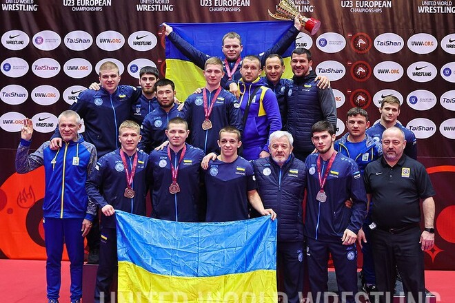 Украина заняла 2-е место в медальном зачете молодежного ЧЕ по борьбе