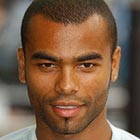 Эшли Коул продлил отношения с Арсеналом