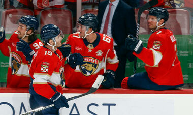 НХЛ. 9 подряд победа Флориды, рекорд Виннипега, неудачи Бостона и Рейнджерс