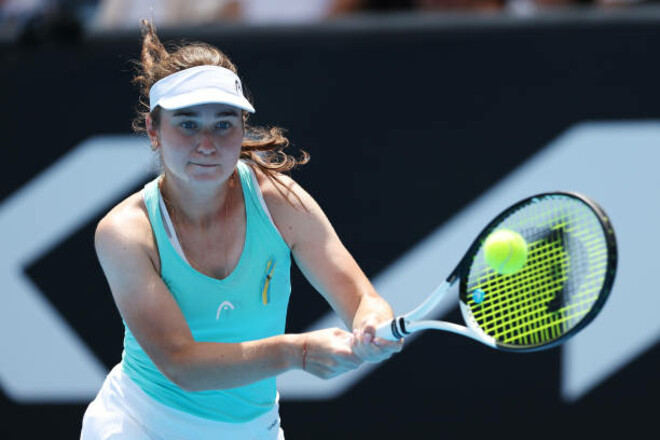 Снигур взяла первый сет, но проиграла стартовый матч Australian Open