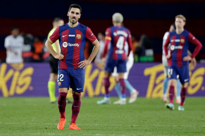 Игроки Барселоны потеряли веру в Хави. Клуб не планирует увольнение