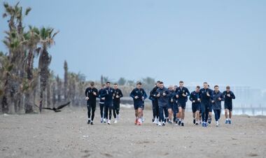 ВИДЕО. Днепр-1 прибыл на сборы в Турцию и провел первую тренировку