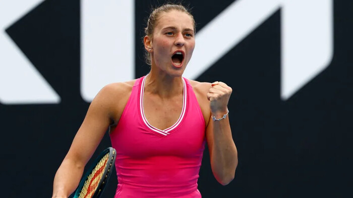 ФОТО. Костюк показала гарячі світлини у новому червоному платті