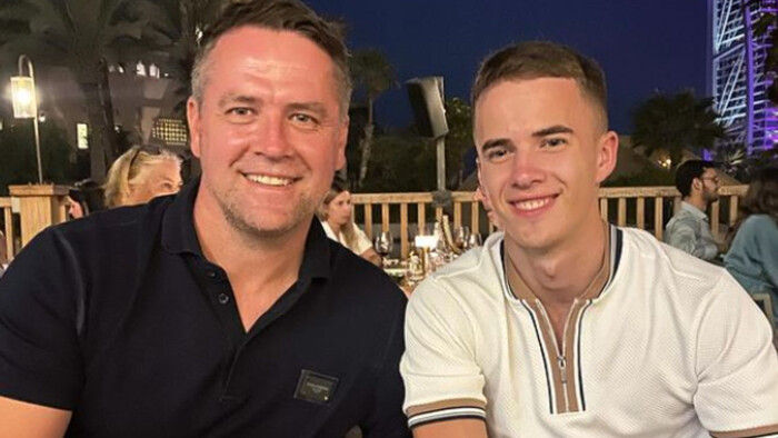 17-летний сын Оуэна практически ослеп от неизлечимой болезни