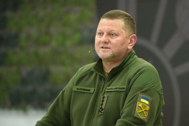 ВИДЕО. Зеленский присвоил Залужному и Буданову звание Герой Украины