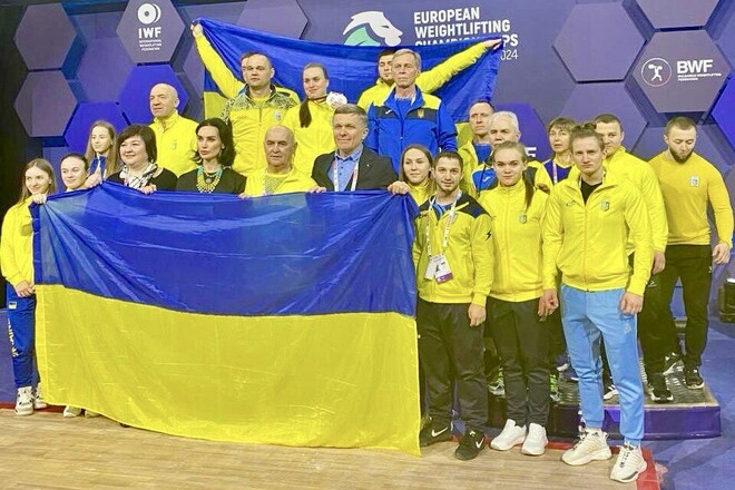 Сборная Украины вошла в топ-3 медального зачета ЧЕ по тяжелой атлетике
