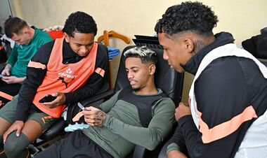 ФОТО. Шахтер показал, что делают игроки во время воздушной тревоги