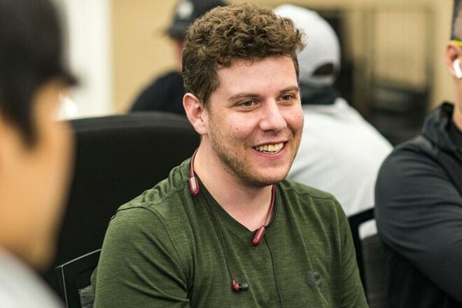 Американский игрок в покер выиграл рекордный перстень WSOP Circuit