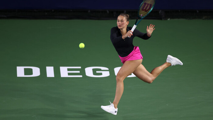 ФОТО. Костюк съела большой бургер после финала в Сан-Диего