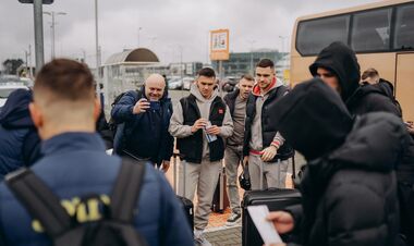 ФОТО. Сборная Украины из Жешува самолетом отправилась в Малагу