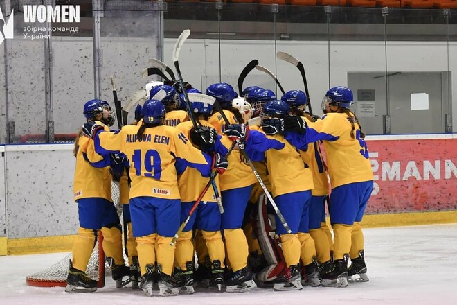 ЧМ по хоккею. Женская сборная Украины обыграла Румынию и стала лидером