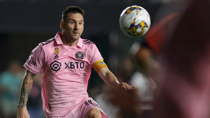 Купил дом за 11 миллионов, сам ходит в магазин: как обустроился Месси в США