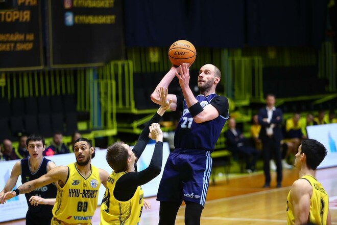 Днепр обыграл Киев-Баскет и выиграл регулярный чемпионат Суперлиги