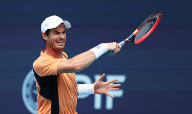 ФОТО. Маррей в Майами написал на камере «еще есть жизнь в старой собаке»