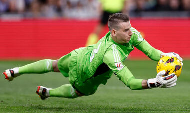 Джерело: Лунін не хоче залишати Реал, чекає конкретику від клубу