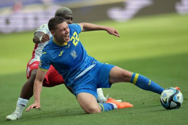 Матвиенко оформил 4-й автогол в истории сборной Украины. Кто еще в списке