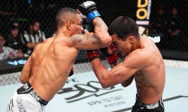 ВИДЕО. Бразильский боец впервые проиграл в UFC, укусив соперника