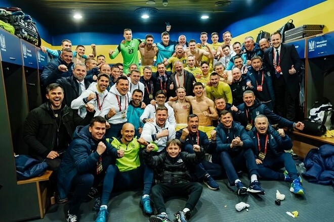 ВИДЕО. Эмоции раздевалки сборной Украины после выхода на Евро-2024