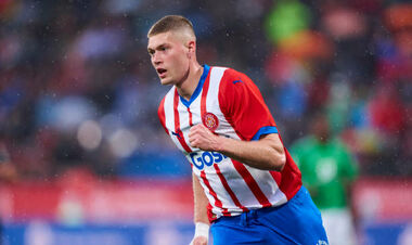 ФОТО. Сравнение Довбика и Холанда. В чем украинец лучше