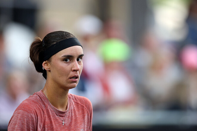 Калинина проиграла Касаткиной в 1/8 финала турнира WTA 500 в Чарльстоне
