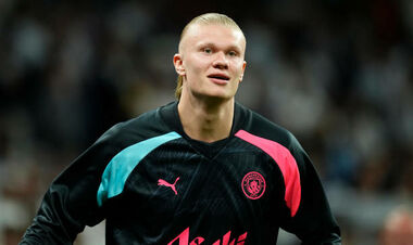 Стало відомо, яка сума відступних прописана в контракті Холанда