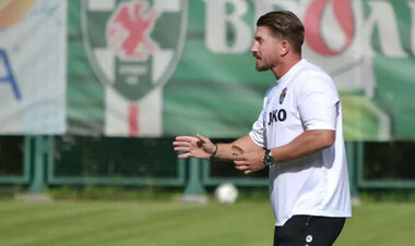 Тренер Оболони: «Смысл работать... Давайте сразу медали и кубки вручим»