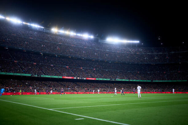 Барселону могут отстранить от футбола. Клубу будет угрожать банкротство