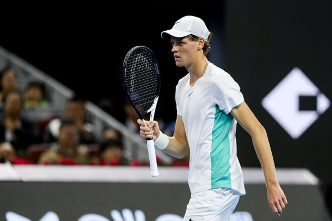Синнер впервые обыграл Медведева и выиграл титул на турнире в Пекине