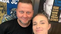 Харлан подарила Залужному саблю с боя против россиянки Смирновой