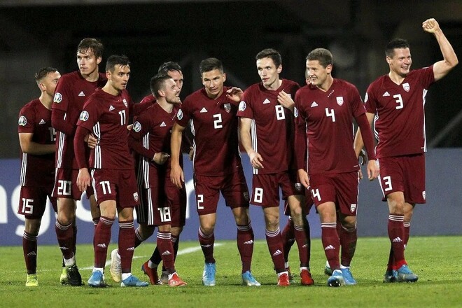 Группа D. Латвия одержала первую победу, обыграв подопечных Петракова