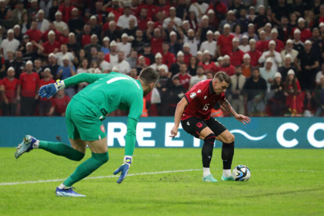 Албания разгромила Чехию с дублем игрока Ворсклы. Польша взяла три очка