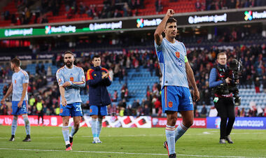 Іспанці пробилися на Євро, деталі втечі Роспутька, перемога гандболісток