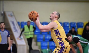 Старый Луцк продлил контракты с двумя игроками