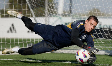 Лунин недоволен ситуацией в Реале. Стороны не знают, что делать дальше