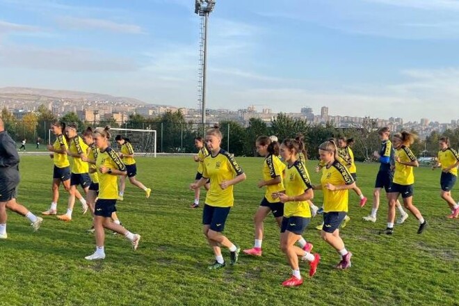 Уверенный старт. Женская сборная Украины WU-19 разгромила Армению