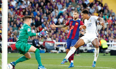 Реал виграв Ель Класіко, Динамо втратило очки, Ф'юрі подарували перемогу