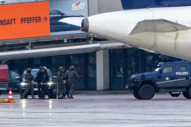 У Шахтаря логістичні проблеми? Аеропорт Гамбурга закривали через теракт