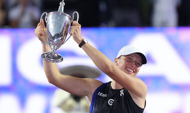 ВІДЕО Майже 2 сети під 0. Як Свьонтек розгромила Пегулу у фіналі WTA Finals