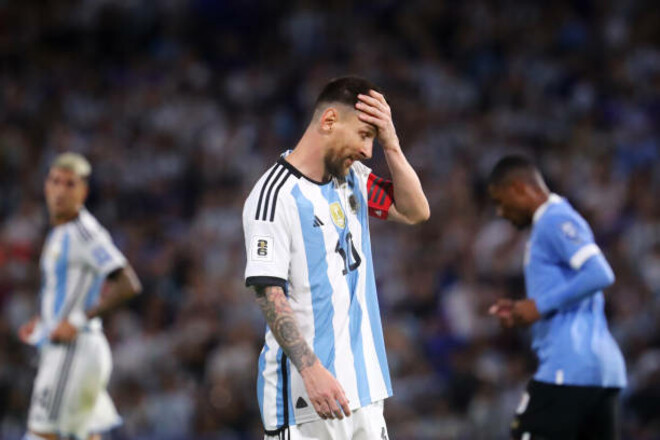 «Где уважение к старшим?». Месси объяснил свое поведение в матче с Уругваем