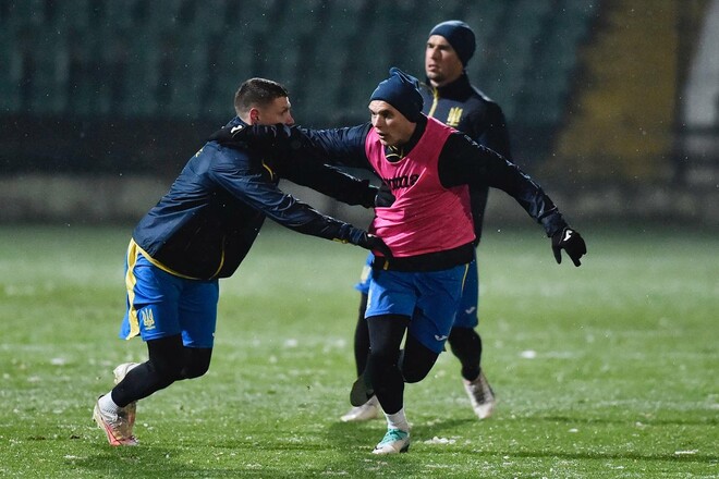 ФОТО. Снежный футбол. Сборная Украины продолжает подготовку к Италии