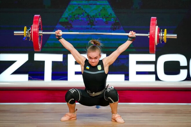 Светлана Самуляк стала абсолютной чемпионкой мира U-20 по тяжелой атлетике