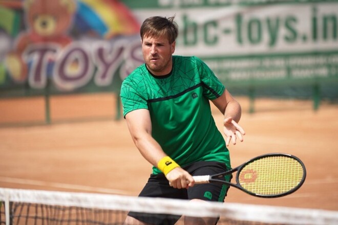 Ужиловский выиграл парный трофей на турнире ITF в испанской Валенсии