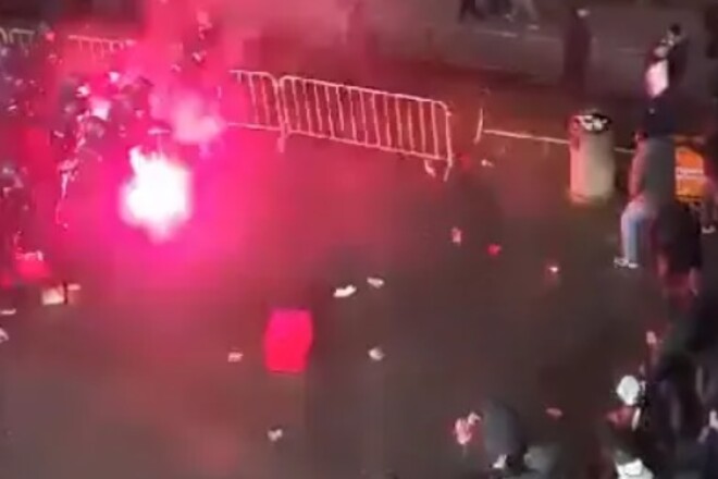 ВИДЕО. 50 полицейских пострадали в Германии в драке с фанатами