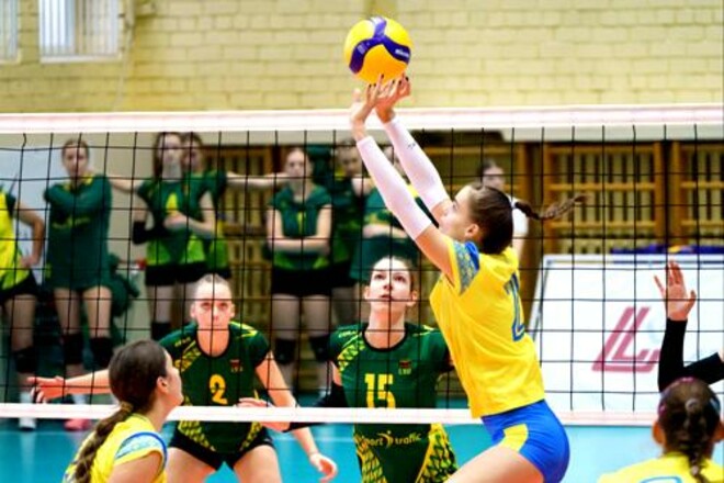 На чемпионате EEVZA женская сборная Украины U-18 заняла 2 место