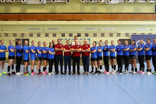 ВІДЕО. Жіноча збірна України з гандболу прибула на чемпіонат світу 2023