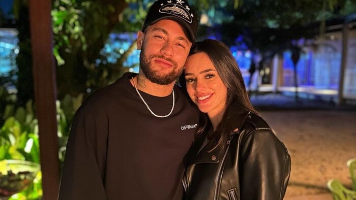 Що, знову? Бразильська модель кинула травмованого Неймара