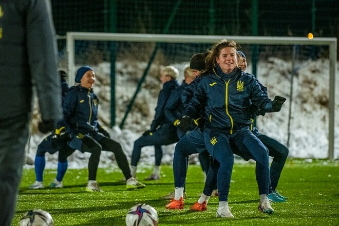 ВИДЕО. Как женская сборная Украины готовилась к матчу против Польши