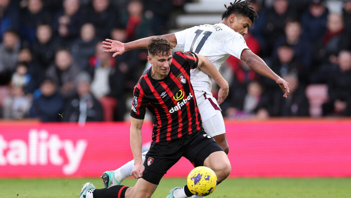 ФОТО. Забарний із дружиною знайшли Київську ялинку в Англії