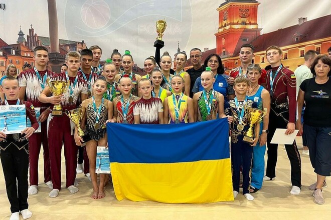 Украинцы выиграли шесть золотых медалей на турнире по акробатике в Польше